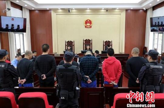 强迫民警下跪暴力袭警江西“维多利亚案”54人二审获刑