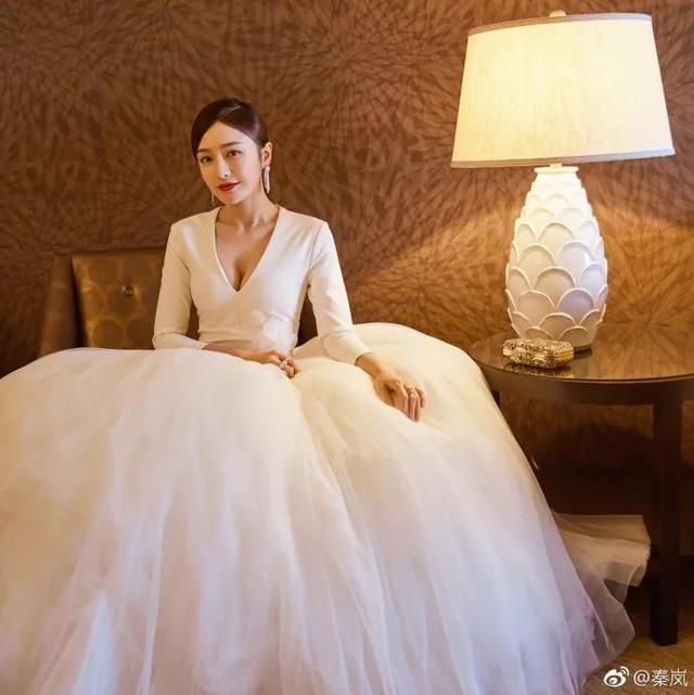 "上镜的女演员，私底下都瘦得像鬼"……秦岚谈女演员现状，叹观众审美苛刻