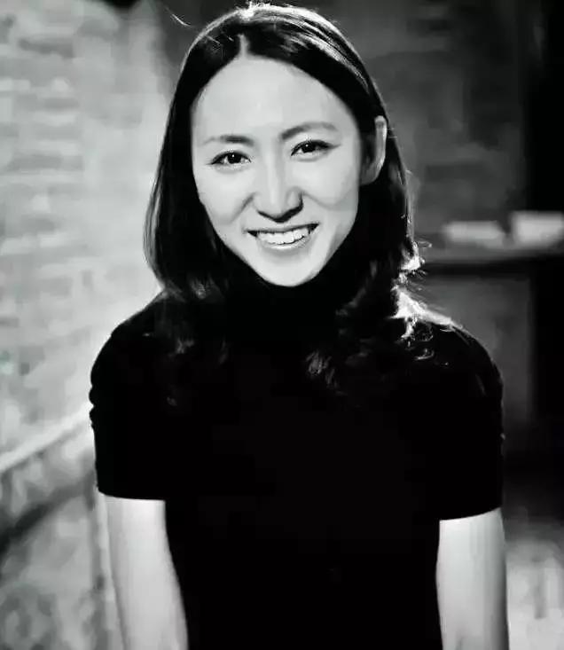 中国最牛闺蜜：一个是清华最年轻教授，一个帮世界首富“花钱”
