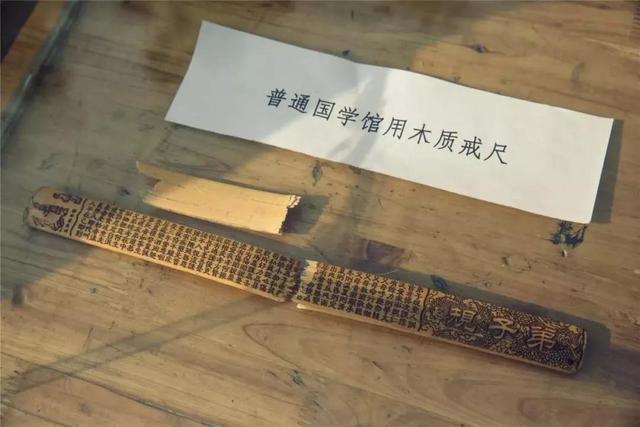 20岁，堕胎吸毒诈骗：感动10亿人的《变形计》，究竟毁了多少孩子