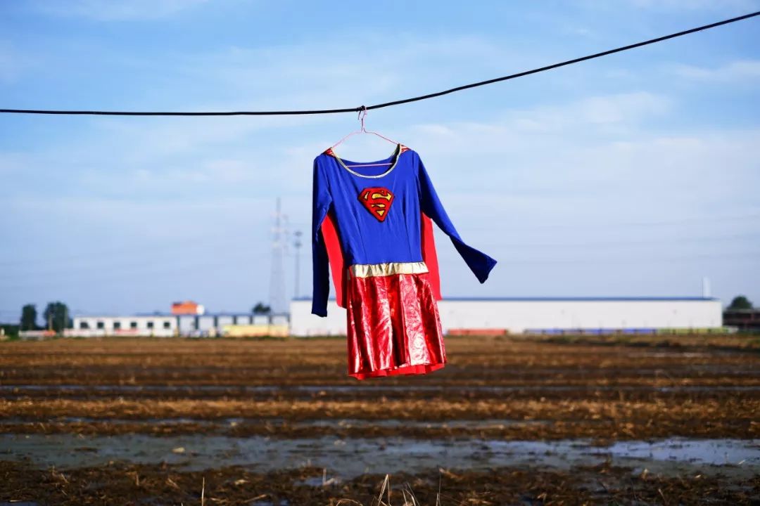 这是一件角色扮演类的服装，这是为出口准备的产品