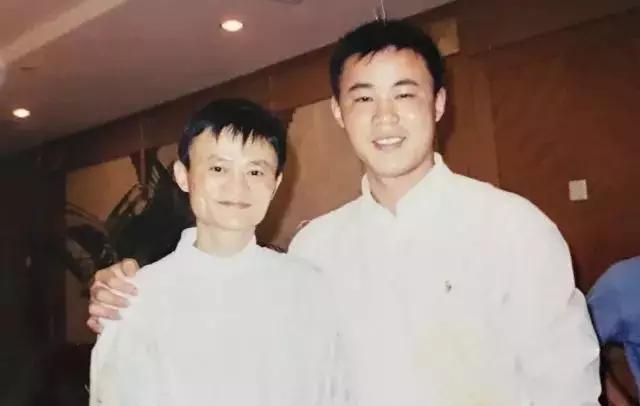 李佳琦从月薪3千到6位数：职场上死撑的力量，远比你想象的强大