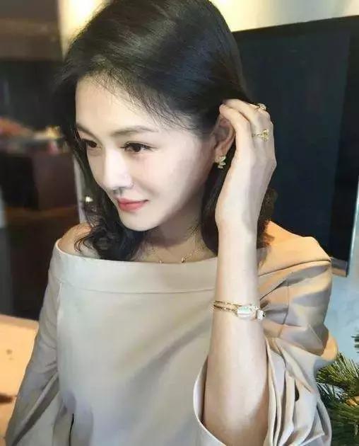 成为大小 S 的“代 价”