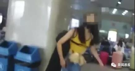 演员刘露大闹火车站被拘，公众人物也得“完”！芒果TV：已解约