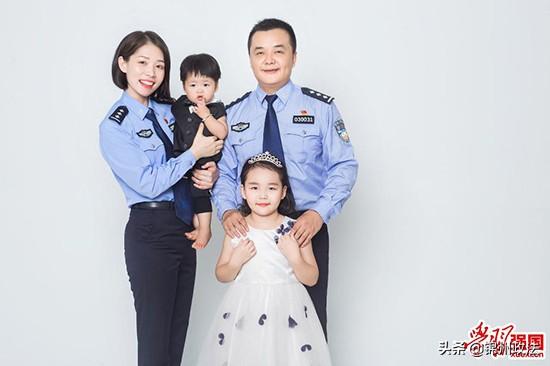 把警服穿成“情侣装”的人真靓