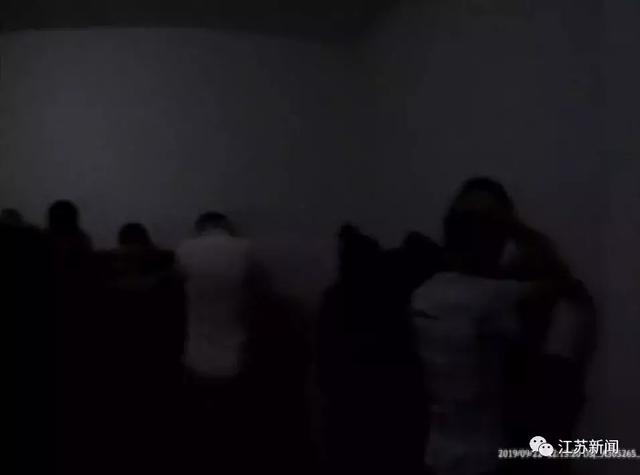 “想想你的摩托车！”堂哥接到弟弟这个消息后，马上报警救了13人