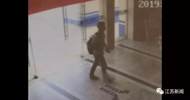 “想想你的摩托车！”堂哥接到弟弟这个消息后，马上报警救了13人