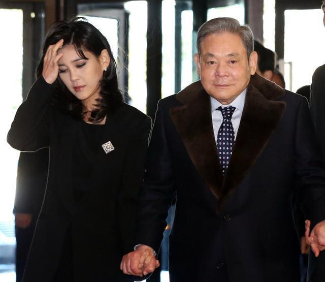 闹了5年的离婚案本质：青蛙变身王子失败了，公主还是那个公主