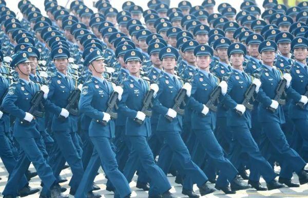 武汉16岁女孩写的阅兵观后感火了！网友：不愧是空降兵的女儿