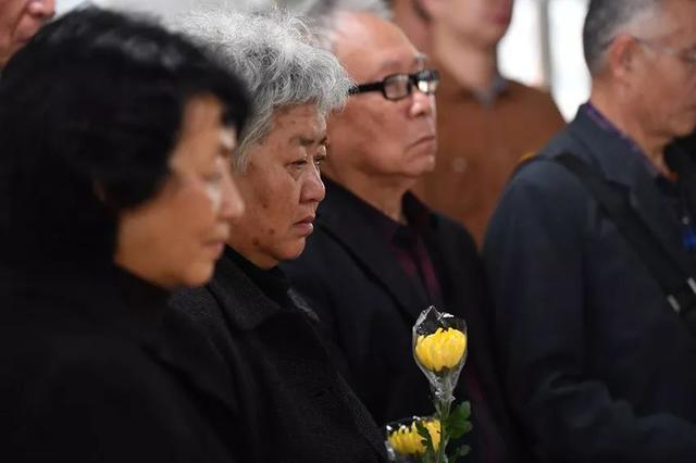 致敬！医学伉俪双双捐献遗体 时隔10余年“重逢”在“讲台”上