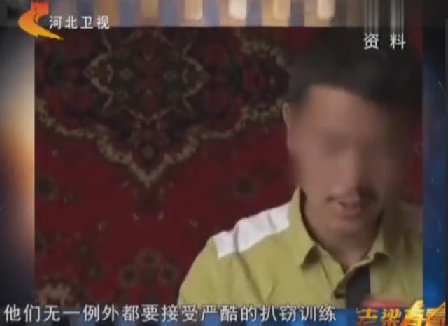 7岁男孩逛超市不购物，店员怀疑是小偷，看见孩子的手臂后报警