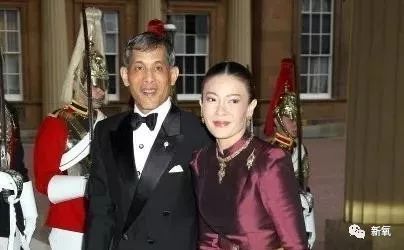 泰国最美贵妃入宫86天就被废不是因为觊觎后位，是没跟国王拍x照...