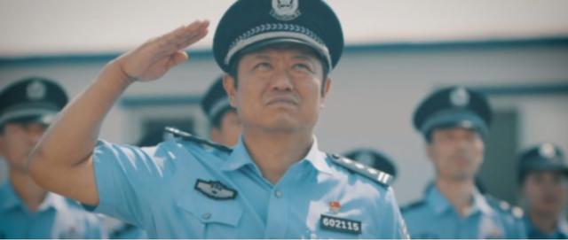 特警趴地上5小时，绑匪刚露半个脑袋被一枪爆头！为执行任务曾“失联”86天，妻子：已想到捧着他照片的样子