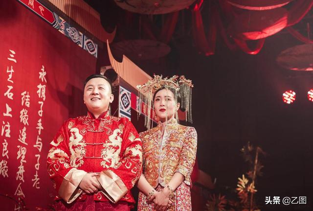 新郎婚礼上大哭称结婚太难了，当事小伙：恋爱600天，每天被送饭