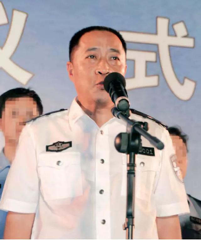 郑州市公安局原局长自首：曾因皇家一号“失踪”，或涉买官卖官窝案