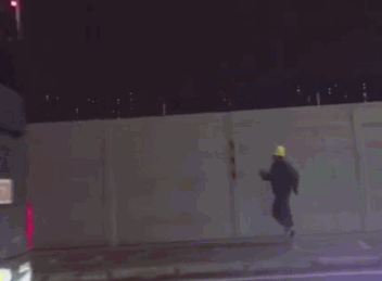 年度最可爱的交警！网友集体笑出内伤：还可以再等100个红灯