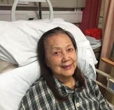 45岁女歌手被弃尸公墓？上身赤裸下身凌乱，多处刀伤死亡超一周