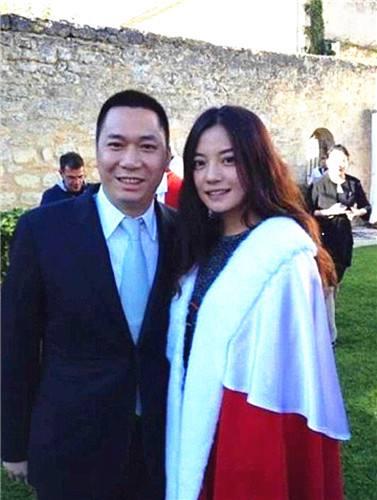 赵薇老公黄有龙再遇债务危机？欠下两亿港元不归还，名媛起诉追债