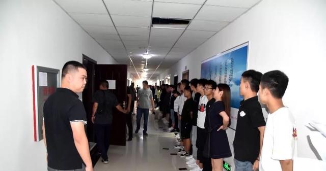 两个月贷款从1500元变50万 这App已致数十人自杀，别再被骗