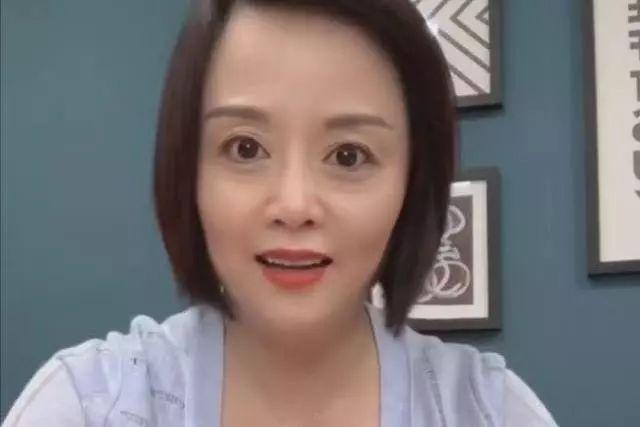 结婚8天就闹离婚？生过孩子才20岁？现在网红也太疯狂了...