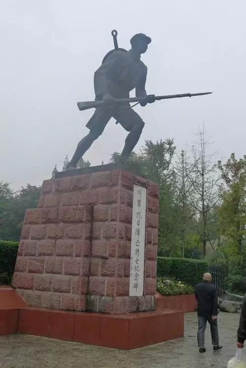嫌当市长工资低，他辞职捡破烂，干出80亿资产，还非要上交国家
