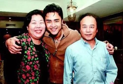 明道哥哥带妻儿自杀，陈乔恩求媒体不要打扰，太心疼这个绝世好人