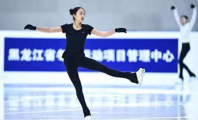 16岁花滑冠军，放弃美国国籍，备战2022冬奥会：我只为中国而战