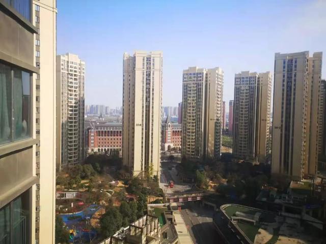 “我不敢看湖北人的朋友圈”：疫情之下的众生相