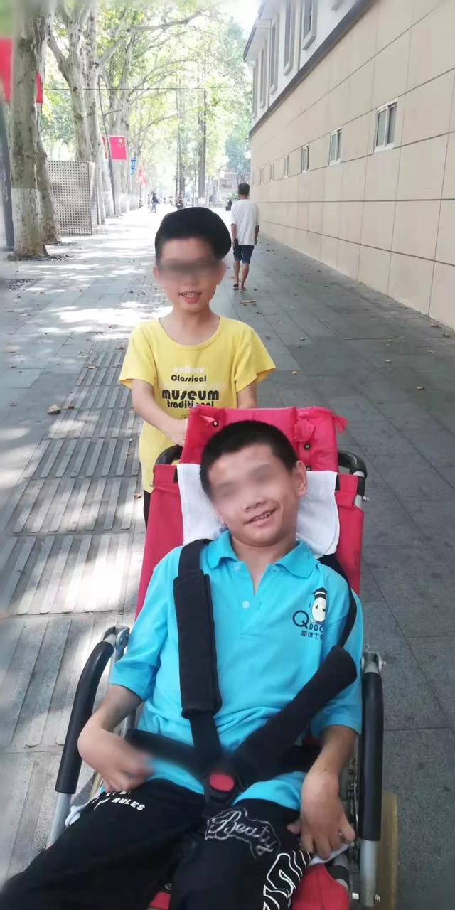 “我不敢看湖北人的朋友圈”：疫情之下的众生相