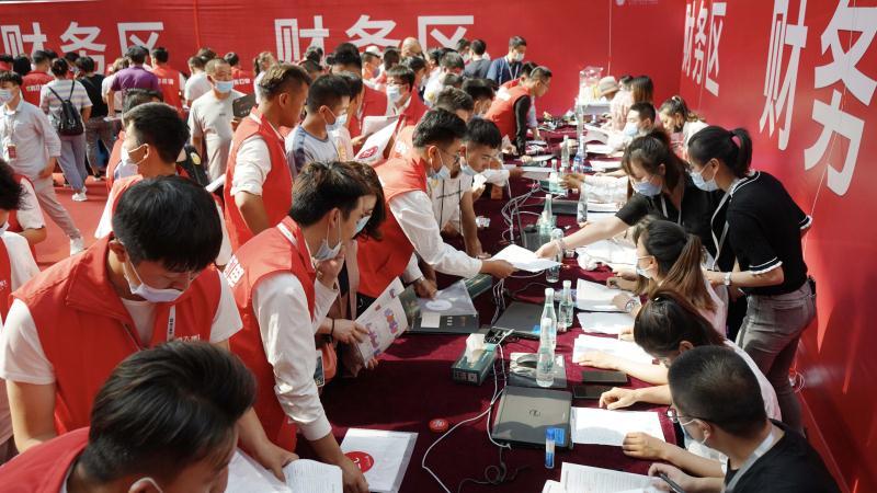 许老板连夜开营销会，祭出史上最低7折折扣单月“冲千亿”，为增收减负恒大拼了