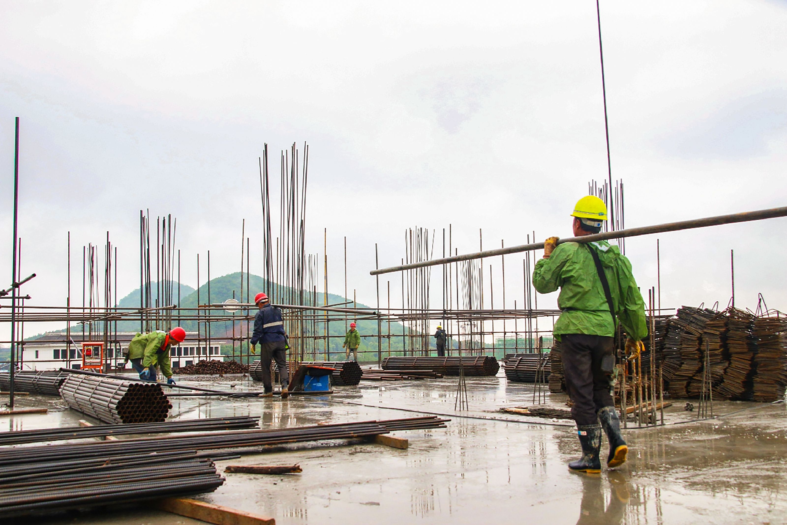 突发！承建世界第一高楼的建筑公司破产重整，建筑企业何去何从？